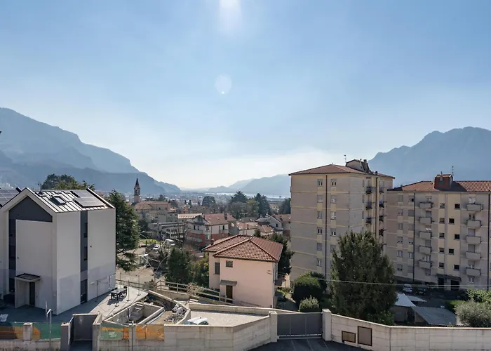 Spacious Bright With Panoramic Views