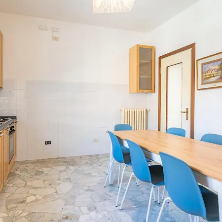 Spacious With Panoramic Views In Lecco
