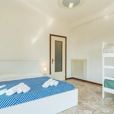 Spacious With Panoramic Views In Lecco