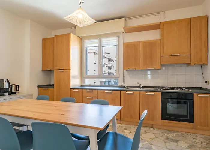 Spacious Bright With Panoramic Views Lecco