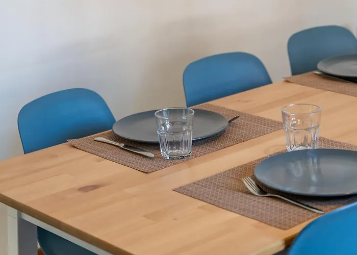 Spacious Bright With Panoramic Views *