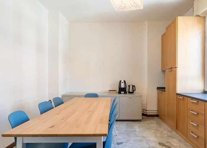 Spacious Bright With Panoramic Views Apartament